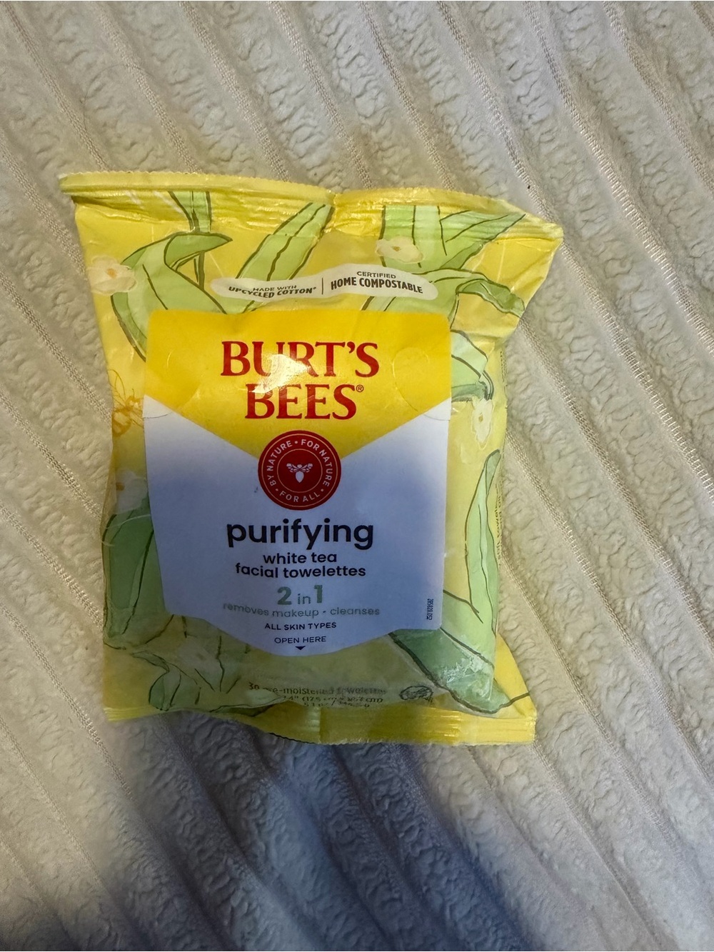 Burt’s Bees Facial wipes